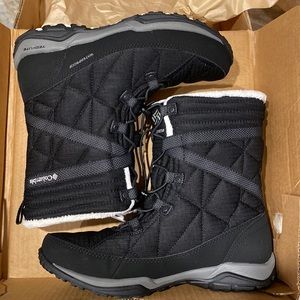 7.5 Columbia Ruby Mountain II Mid Omni-Heat Snow Boots